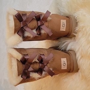 UGG boots ladies, women's size 10. Bailey Bow II Chestnut. Brand new.